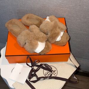 Hermes Shearling Oran Sandals Camel Beige